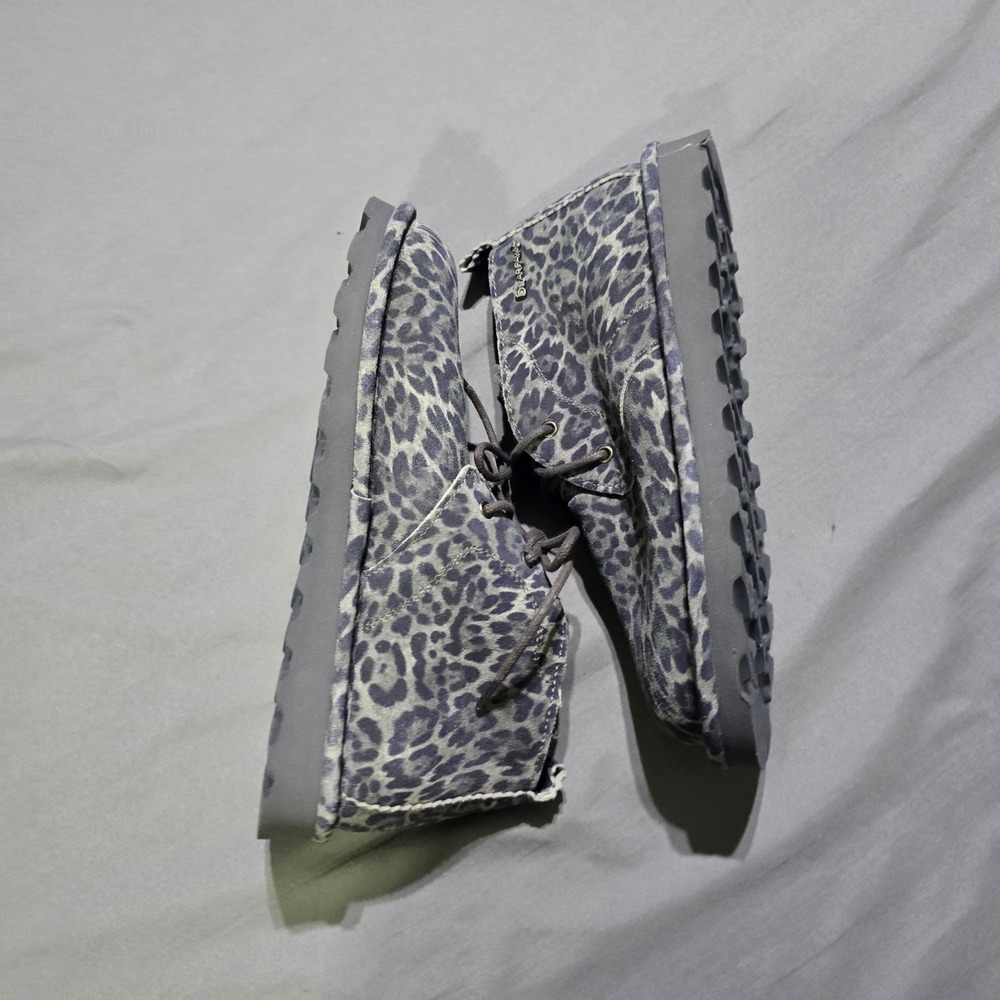 Bearpaw Chukka Boots Women Size 9 Blue Leopard Print Faux Fur Lined Lace Up